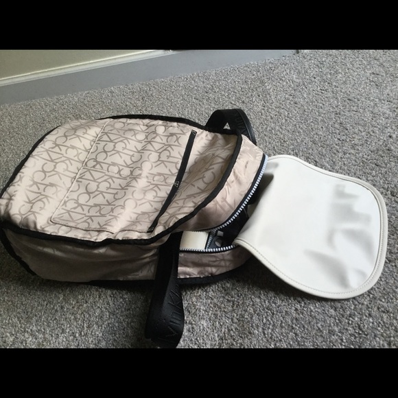Calvin Klein Medium size Backpack - Picture 8 of 8
